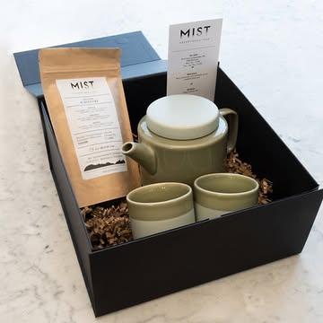 Zondag Moederdag 🌸

In de winkel kan je zelf je Gift Box samenstellen, of we helpen je graag op weg met enkele ideetjes 🤗

Fijne dag, X