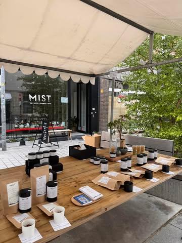 B R A D E R I E ☀️

Met nieuwe theetjes én koopjes 😍
En zoals steeds met Take-away drankjes!
Koude én warme 😉

Come say Hi 👋

Team MIST x