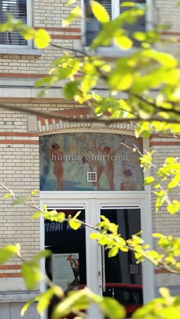 Opening tonight! 🌿 The Art of Dining 🌿

The Brussels-based restaurant @humushortense will be in residence at our Museum showroom for three weeks. This Michelin-starred restaurant, with its unique take on gastronomy, ranks among the world’s top 10 for plant-based cuisine.

Enjoy the works of art - destined for auction - that surround you during lunch or dinner. Booking recommended.

Top chef @nicolasdecloedt.chef and mixologist @carolinebaerten welcome you with open arms to this exceptional pop-up.

The Art of Dining, a unique opportunity to indulge the senses 🌱

🔗 link in bio for more info!