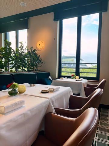 ✨ A warm welcome awaits in a refined yet relaxed atmosphere, where elegance meets comfort. The perfect setting to enjoy exceptional cuisine, meaningful conversations, and unforgettable moments.

@chaga.restaurant