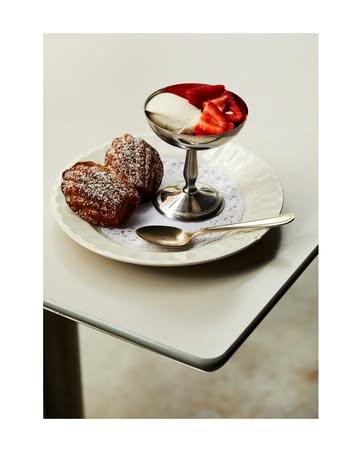 V A C A T I O N
We are currently closed.

We reopen on 20+21/09 for the annual @brocanteruedeflandre , more details to follow. Normal service resumes 25/09 via our reservation system.

📷 Ciao to our brown butter madeleines, fresh strawberries, strawberry jam & raw cream.