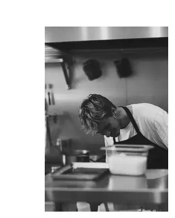 T H E O 

@theo.leonard_ joined us @nightshop.brussels as Head Chef back in September 2023, we didn’t know where it would take us, but we knew pretty quickly this was someone with incredible creative talent. Over the past 2.5 years he built our reputation for fresh, flavourful, beautiful plates and with the help of a handful of amazing chefs we welcomed more than 46,000 guests.

We are so excited to announce that together we are working on a new project in the neighbourhood, that sadly also means Theo will be leaving Nightshop. The handover has already begun, but be sure to catch his final week April 1st - April 5th where Theo will curate the entire menu. That week we will also be open on Easter Sunday 5th for lunch. Reservations are already open for Thursday, Friday & Saturday, Reservations for Sunday open on Thursday at 11am.

Thank you for everything Theo!
We look forward to seeing you all!