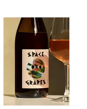 W I N E

The orange wine of last summer is back! And this year we made the label. Niloufar is a Rotterdam born winemaker based in Sant Joan Samora, Catalunya and the creative mind behind @niloufar.wine

'Space Grapes' is a maceration of xarel-lo, muscat d’alexandria, macabeo, tempranillo and direct press of grenache! After separating off the free run juice (used in other cuvees) the grapes are gently pressed in an old basket press. The blend represents all the grapes of the winery and is an explosive fruit salad 🍑🍓🍒🍉

For the label we used chromatography to separate ink stains alluding to the different grape varieties cc @nightshop.world.

By the glass over the summer and popping up at festivals.
In collaboration with @altrovino ~ 📷 @samaharris