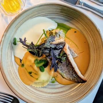 Nous mettons à l'honneur ce mois-ci la truite de la pisciculture Mathonet  @mathonetsa .

A découvrir accompagné de ce vin blanc des Côtes de Saint Mont @plaimont_vignerons dans le Gers, Gros Manseng, Courbu & Arrufiac.
@mc_vins . Un accord parfait ! 

#legrandmaur #pisciculturemathonet #villedespa #truite