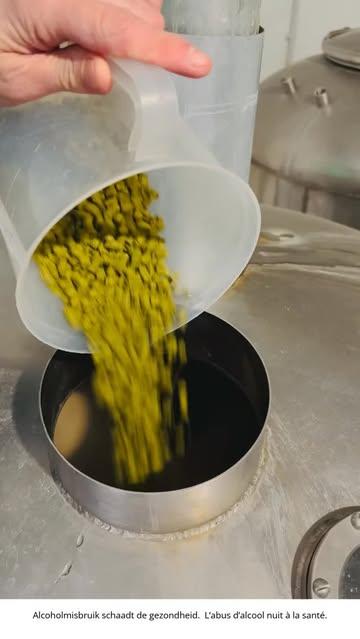 Pelletized hops go in, and this is where the bitterness and a lot of the flavour comes from. 🌿