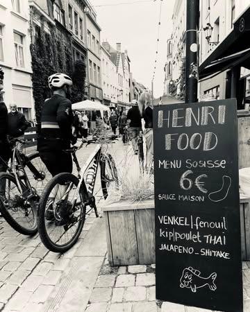 It’s almost that time again! We welcome you for a fun afternoon at Rue De Flandre with nice food, apero and a special guest. See you the 22th of September🌭🍷 #Labuenatierra #Bonanto #Sacreddistillery #brasseriedelasenne #Lambiekfrabriek