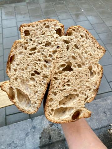 Morgen brood niet vergeten!