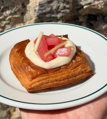 Rhubarb / Sichuan pepper danish 🌷  @morgen.bakkerij