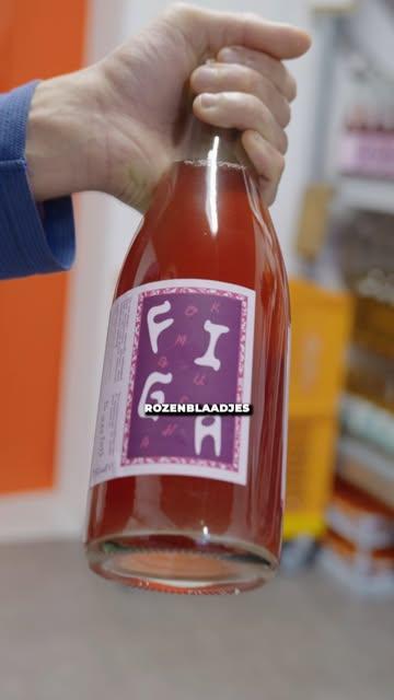 Ambacht van de dag: Figa kombucha door Yassine. Vergeet de vooroordelen van kombucha, Yassine zijn creaties zijn gewoon mega lekker en vegen de vloer met heel wat non alcoholische dranken die er momenteel beschikbaar zijn. 

Bestel een fles of proef eens in de restaurants waar figa al beschikbaar is. 

#kombucha #scoby #antwerpen #ambacht #honger