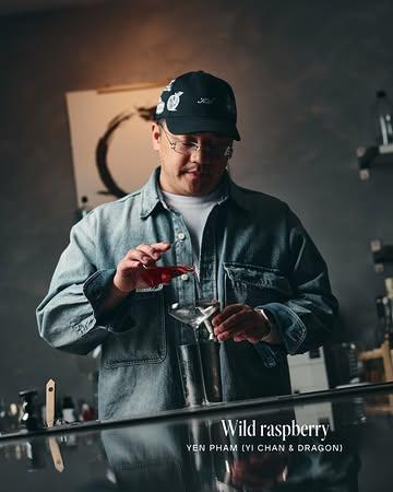 Sabato Magazine asked five Belgian mixologists to create a signature cocktail inspired by the five basic tastes.

First up: SALTY.
Yen Pham of Yi Chan & Dragon in Brussels presents the ‘Wild Raspberry’ a martini-inspired aperitif balancing wild raspberry eau de vie, mezcal, white vermouth and fleur de sel.

Light, saline and subtly smoky, it’s designed as the perfect start to the evening.

Discover the full story and recipe now on sabato.be

Text: @lauracentrella_food
Photos: @anthonyflorio