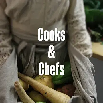 🌿 Revolutionaries.
 you & me 
Standing somewhere in the spinning circle of the problems of agriculture.
And it is sad that such an untouched part of our lives
has become a discussion about quality.

❤️Yet among us there is group of people
with great power.

👉Cooks. Chefs. Educators 
  Because 

🥕We have this moment
when we place orders for the service,
when we plan the menu,
when we plan an event.
🧄And here — all the power is in our hands.
👉To choose a good local farmer,
a supplier,
a producer.

💚This is our strength —
exactly in this moment.
The most important story of this service
can become the moment
when we change the world.

👉When we can decide
that we want to order food from a specific farm
because it represents important values.
👉When we take decisions into our own hands🙌
and choose to support the local economy.
And we must be persistent.
♥️Because this is our revolution♥️
🍽This one ethical plate
is our revolution.
♥️Your story,
♥️your choice as a chef,
♥️that you want to pass important values to your clients.

To tell the story hidden

in porcelain,
on a paper plate,
in pita bread,
in a hamburger.

Because values do not live only in fine dining.
They live wherever food is served.

We can tell.
Inspire.
Appreciate.

🍽On these plates
there is a value greater than many words.

♥️We have one of the most wonderful profession in the world,
So strong one.
Let us bring into it values
and respect for the product,
education and conversations
that will resonate as inspiration.

✨️So that together we create a different tomorrow
and take care of those who take care of us,
those who take care of what is most important —
Mother Earth.

♥️ 
With LotsOfLove Aleksandra 

@mondedesmillecouleurs
@tschaaphof
 @verschil_naturelle
 @groentegem
@iledebambecque
 @de_pret
@on_kruid.be
@lincelam
@chou_fleur_bioboerderij
@brugboerbart
@moutdamme
@__padoo__