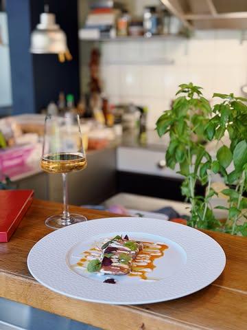 𝗕𝗔𝗚𝗨̀ | NOUVELLE CARTE ! 

Faites-vous plaisir avec nos nouveaux plats de saison dès ce jeudi. 🌞 Ps : il nous reste quelques place vendredi midi et soir, ainsi que samedi soir.

𝗥𝗲́𝘀𝗲𝗿𝘃𝗲𝘇 𝘃𝗼𝘁𝗿𝗲 𝘁𝗮𝗯𝗹𝗲 :
📞 +32 498 48 68 07
🗓️ https://restaurantbagu.be/fr