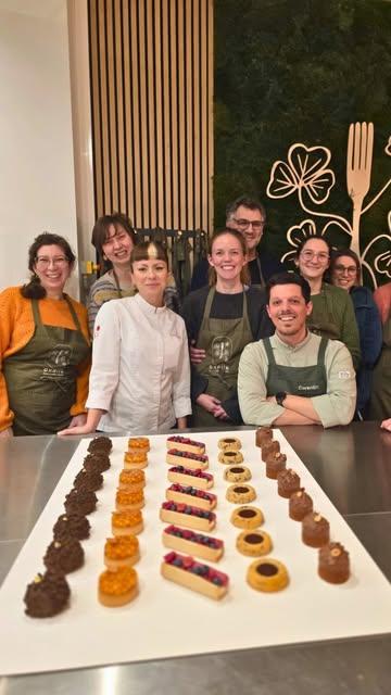 On vous emmène avec nous en formation de pâtisserie végétale haut de gamme ✨

Revivez deux jours intenses avec @martina.sampaolo, fondatrice de @loba.patisserie.
Une masterclass ouverte à tous qui a réuni curieux·ses et chef·fes, pour maîtriser textures parfaites, saveurs intenses et esthétique pro.

De l’entremet au dessert signature, tout est possible en 100% végétal 🤝🏼

Les participant·es ont revisité les classiques avec une approche moderne, créative et franchement gourmande, et sont repartis avec des réflexes techniques solides, mais surtout… l’envie insatiable d’explorer encore plus loin le végétal ! 🍃

Envie de passer vos compétences au niveau supérieur ? 
💌 Toutes nos formations pros sont en ligne [lien en bio]

🔁 Enregistrez si vous visez la prochaine édition !

#pâtisserievégétale #formationpro #foodinnovation #vegancooking #plantbasedpastry
