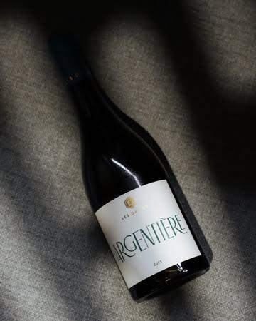 𝗔𝗿𝗴𝗲𝗻𝘁𝗶𝗲̀𝗿𝗲 van Domaine les Davids. Voor wie z’n wit graag iets voller heeft, maar nog altijd fris genoeg voor nog een glas.

Ⓙ In je glas? Mango, peer & een minerale, frisse spanning.