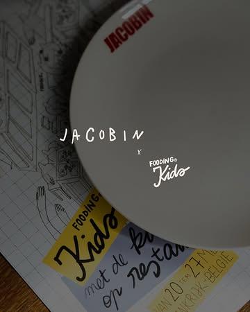 𝗞𝗶𝗱𝘀 aan tafel 🍽️! #lefooding Jacobin doet mee met 𝗟𝗲 𝗙𝗼𝗼𝗱𝗶𝗻𝗴 𝗳𝗼𝗿 𝗞𝗶𝗱𝘀. Van 20 t.e.m. 27 mei schuiven ook de kleinste foodies mee aan.
En ja, daar hoort een menu bij waar zelfs volwassenen jaloers op worden. ;-)

Ⓙ Op tafel?
Goujonnettes met tartaarsaus.
Luikse balletjes met puree & appelmoes.
Vanille-ijs als afsluiter.

➪ Family menu aan €30 p.p.
Lunch beschikbaar op woe 20, za 23 & woe 27 mei.
Menu enkel voor tafels met kinderen.
Ook op de andere dagen van die week kunnen kids deze gerechtjes apart bestellen.

Are you ready for some family time? We are!

@lefooding
@popote.bebe