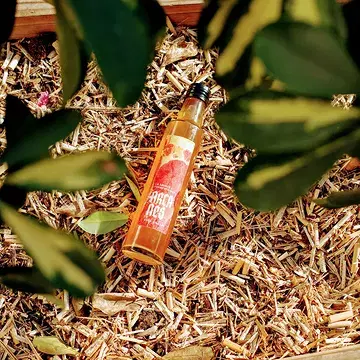 When life gives you beer, you make shiny vinegar

New Collab release with our friends from @la_source_beer_co this amazing vinegar has a wonderful honey profile with notes of fresh white flowers. 

In stock starting Friday! Limited batch so don't miss out! Never waste a good product, it can make a great vinegar!