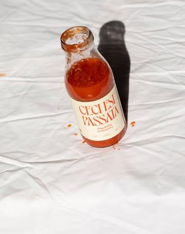 Sophisticated Simplicity = Fingerlicking Tomatopoetry

Sunlight
Healthy soil
Fair farmer pay
Decent work
Seasonal tomatoes
Local harvest
Artisanal processed
Organic ingredients
Just heat & eat

#passata #tomato #tomatoes🍅 #heirloom #local #seasonal #soul #soil #artisan #organic