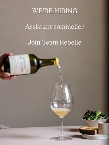 Er is een plekje vrij voor 
𝗔𝘀𝘀𝗶𝘀𝘁𝗲𝗻𝘁 𝗦𝗼𝗺𝗺𝗲𝗹𝗶𝗲𝗿
in ons Rebelle-team.

Ben jij gepassioneerd door wijn en gastronomie?

Als assistent sommelier werk je nauw samen met onze hoofdsommelier @lies_farasyn en help je mee om onze gasten een mooie wijnbeleving te bezorgen.

Ben je nieuwsgierig en wil je je wijnkennis verder bijschaven onder begeleiding van Lies?
Heb je oog voor service, gevoel voor gastvrijheid en werk je graag in een gedreven team?

Dan ben jij misschien wel de perfecte aanvulling op ons team.

𝗟𝗲𝘁’𝘀 𝗺𝗲𝗲𝘁.
Stuur je CV naar
tessa@restaurantrebelle.be

Wie weet klinken we binnenkort samen op een nieuw hoofdstuk. 🍷

#thisisrebelle
