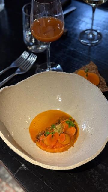 Un dîner chez @hors_champs ✨

Ce n’est pas nouveau, j’adore cette adresse, et si vous ne connaissez pas, elle en vaut le détour. 

Des assiettes qui mettent le produit à l’honneur, un accord sans alcool bien réfléchi et un prix plus que raisonnable, le combo parfait d’une soirée réussie 🥰

Hors-Champs - Chaussee de Wavre 170, 5030 Gembloux

#restogastro #mangerlocal