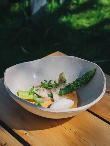 Inauguration de notre terrasse aujourd’hui ☀️

Un air de printemps, quelques rayons de soleil, et l’envie simple de prendre le temps dehors. On vous y attend 🌿

📸 @irostudios_