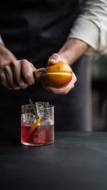 Here’s to the weekend. 🍊 

#cincin