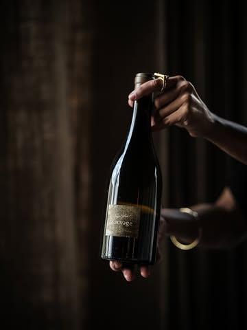 Sauvage by @maisonpascaljolivet 🤎⁠
⁠
The purity of a great Sauvignon Blanc from the Sancerre appellation. This wine lives up to its name, aging on fine lees for 12 months with a lot of freshness, minerality, complexity and salinity on the finish.⁠
⁠
#àlacarte