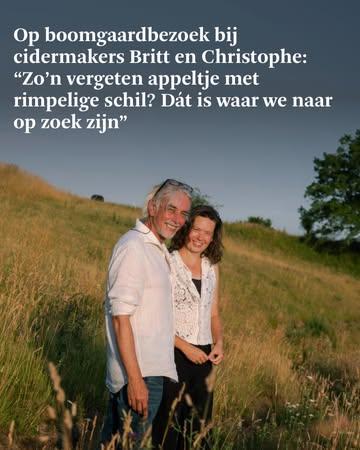 Zomereditie van @destandaardmagazine. Merci @barbara.serulus voor de mooie reportage en @evadonckers voor de mooie beelden. Volledige artikel: link in bio. Of rep u naar de winkel voor @destandaard over nog meer wild buitenleven!
#belgischecider 
#belgischewijn 
#permacultuur 
#korteketen 
#regeneratievelandbouw