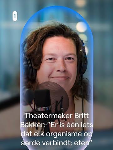 Luistervoer voor in de zon met een briesje! Gisteren was Anargist @britt.m.bakker te gast in ‘de zomer van’ op @radio1.vrt
☀️Met @annlsmns  sprak ze over ‘the bare necessities of life’, over een bloedmooie eet-film, cider maken, mannen die jodelen, bodemleven, kijken hoe het water kookt, herderen en nog veel meer zaligheden. 
🍒Met als kers op de taart fijne luisteraars die het nog gezelliger maakten. 

Luister hier een stukje of de volledige aflevering op @vrtmax_be . 
👇

In eenvoudige dingen vind je een enorme rijkdom. Die wijze raad kreeg actrice en theatermaker Britt Bakker van thuis mee, en ze probeert het advies elke dag in de praktijk om te zetten. “Ik noem het the bare necessities, zoals in Jungle Book”, zegt Bakker. En dan gaat het over aandacht hebben voor het moment, over de vele kleine dingen die in een mensenleven gebeuren, en over eten.  Zéker over eten, want Bakker heeft een grote fascinatie voor die fundamentele basisbehoefte.  https://www.vrt.be/vrtmax/luister/radio/d/de-zomer-van~11-32/de-zomer-van-britt-bakker~11-38269-0/fragment~d1b4643a-f27d-4488-a4ea-020bf83d5b21/?utm_medium=internal&utm_source=vrtmax-app&utm_campaign=share-button&utm_content=mobileios&fbclid=PAZnRzaATMT6ZwZG9mAmV4dG4DYWVtAjExAHNydGMGYXBwX2lkDzEyNDAyNDU3NDI4NzQxNAABp0jLvIM61SfJOA-GwQ6Ryaial6j0xU1KxZPoxPKR0wzxQm-S83tfL5vM52y6_aem_cFnmSThVJSAm0HRqkNA0LA