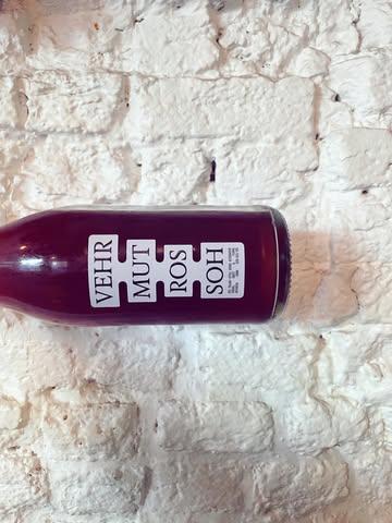 You do DRY JANUARY?

Than you should try this non alcoholic red vermouth…

VEHR
MUT
ROS
SOH

By @shwungdrinks 

#dryjanuary#nonalcoholicdrinks#shwung#murukutum#dageraadplaats