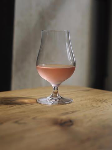 Dry January ? Nous vous proposons une sélection pointue de boissons non-alcoolisées ✨ N’hésitez pas à demander conseil à notre équipe ✨ 
📸 @maurine.toussaint