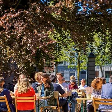 ☀️ Gentse Feesten X  De Keukentafel 💃
 
Even ontsnappen aan de Gentse Feesten drukte? Kom ons opzoeken aan de Lousbergmarkt! 

🍽️ Sharing menu €55 p.p. 
🍷Drankes à la carte 
🌿 Terras in het park 
📅 20 juli - 26 juli 

Reserveer een tafeltje via onze website: 
www.de-keukentafel.com

@debergen.gent @bijtjeu.gentbrugge @viraldiedje @annawynants @wynantsjozefien @sibald_h @devroente @hethinkelspel