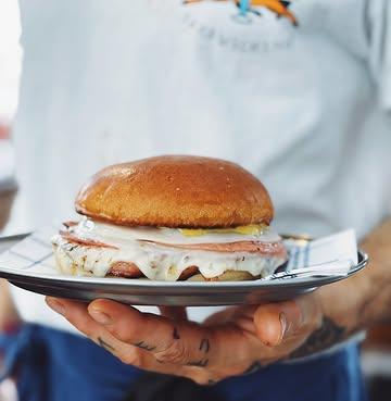 There’s just something about fried baloney. The crispy edges, the smoky flavor, and that first bite that takes you right back to simpler times. No trends, no gimmicks,just good food that never disappoints.