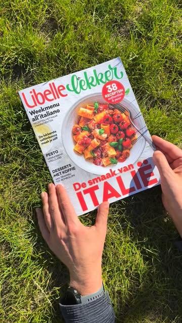 Met liefde gemaakt — en dat voel en proef je. 
Supermooi om ons verhaal van ceci est passata te zien in Libelle Lekker.
Dankjewel aan de boeren die dit mogelijk maken:
Dries Delanote (Le Monde des Mille Couleurs) en Mattias Plaetevoet (De Blauwe Spie). Jullie heerlijke tomaten zijn de basis van alles.
En een warme merci aan journalist Marlies Beckers voor het zorgvuldige verhaal, en fotografe Ellen van den Bouwhuysen voor de beelden die perfect vatten waar het om draait: verbinding, smaak en eerlijkheid.
Elke tomaat smaakt anders.
En die smaak stoppen wij in een flesje #passata #vanboertotbord #seizoensgebonden #korteketen #metliefdegemaakt