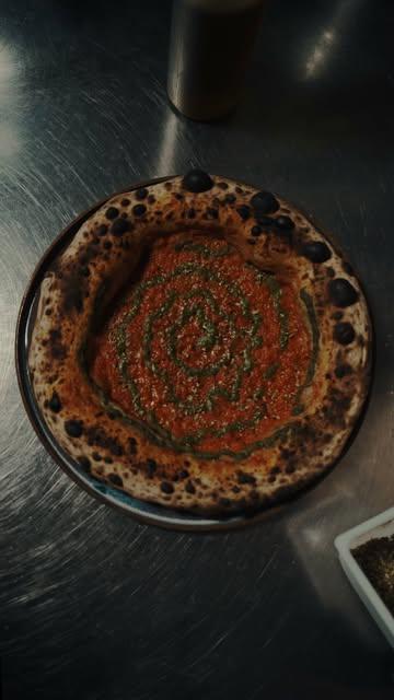 NOTRE MARINARA DES OURS
TOMATE- PESTO AIL DES OURS- ORIGAN- BASILIC- HUILE D'OLIVE

INCORRECT.
NASTY SOURDOUGH PIZZA INC.
Crafted. Fermented. No apologies.

🍕 Réservations : https://incorrect.reservation.barestho.com/
🌐 Site web : https://www.incorrect.pizza/
🕕 MA-SA : 18h00-21h15
🚫 FERMÉ : dimanche & lundi
📍 RUE HAUTE MARCELLE 35, NAMUR

📸 @anthonyflorio