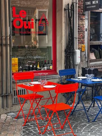 Almost fully booked this week. ⚡️
But here’s the thing:
sun out = terrace out. ☀️

When Antwerp gives us sunshine, we throw out some extra tables.
So if we’re full: join the waiting list. You might get lucky.

Hendrik Conscienceplein in the sun.
Hard to beat. 🥂

Link in bio.