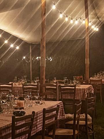 One more for the books. ⚡️
Wild herbs. Long tables.
Dirty hands, full glasses, good people.

Thanks @sanguisorbaresto for letting us play.

One last round this Sunday.