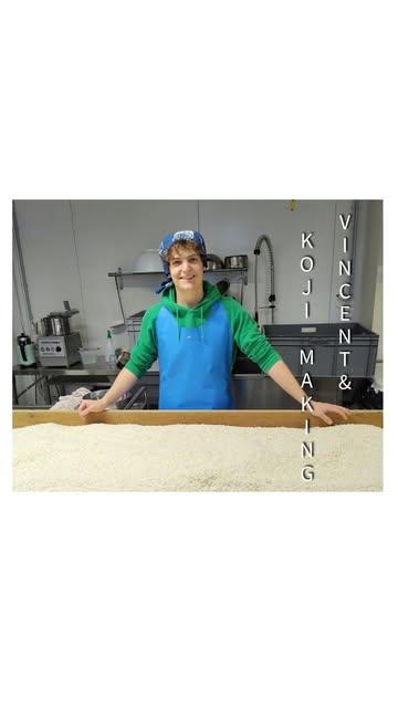 Here’s our new team member, Vincent, making rice koji for the first time at @nuumiso.be. He’s incredibly motivated to contribute to the growth and refinement of the nuu miso project.

With the significant changes we’ve undergone this year, and strengthened support behind us, we’re excited to create even more beautiful stories together.

we decided to try a different strain of koji mold this time. Even with the same strain, the results vary depending on the season and temperature, but changing the strain introduces even more surprises!

At nuu miso, we know that to create exceptional miso, we have to start by making the best koji. While we deeply respect the process, it’s the results that truly matter to us. Every step we take is guided by our commitment to crafting miso with unparalleled flavor. Yet, we are never completely satisfied with where we are. Instead, we see every batch as part of an ongoing journey, always striving to improve and discover the perfect balance of umami and sweetness.

We aim to be a miso maker recognized for the unique taste of our miso and koji, inviting you to discover the difference in flavor that sets nuu miso apart. Experience the exceptional quality of our meticulously crafted miso.