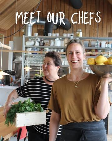 Meet our lovely chefs 🌿
The ones bringing the energy, the flavors and the love to your plate.

PLEK
organic • local • seasonal