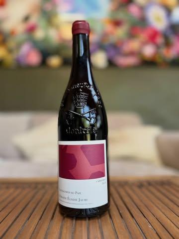 De la fraîcheur et de la finesse dans les Châteauneuf du pape d’Elodie Jaume. Les millésimes 2024 sont arrivés !

Disponibles chez Nat Or Not !
☎️ +32474940170
💌 sarah@natornot.com

#rhone #vin #chateauneuf