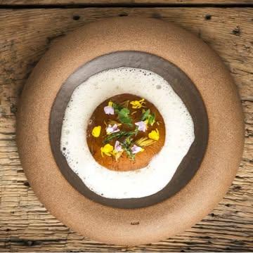 Masterchef Magazine n 30 spécial Wallonie 
Un tout grand Merci à Elvis de nous avoir prêté ses assiettes pour ce shooting (et notre vidéo). 
Impatients de voir l'avancement de nos projets

#wallonie #wallonietourisme #comblainlatour #hamoir #finedining #finedininglovers #liegefood #ourthe #ourtheambleve #michelinguide #étoilevertemichelin #etoileverte