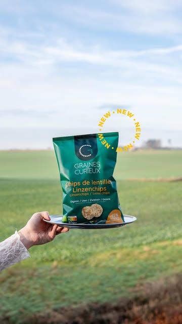 ✨ NOUVEAUTÉ ✨

Si vous aimez déjà nos chips de lentilles…
vous allez fondre pour notre nouvelle saveur oignon 🤩🧅

Soufflées, ultra croustillantes et légères,
elles offrent un goût d’oignon subtil et parfaitement équilibré.

💛 Le combo qu’on adore :
✔ Source de protéines (25 g) et de fibres
✔ Jusqu’à 65 % de matières grasses en moins que des chips classiques
✔ Sans gluten, sans huile de palme et sans arômes ajoutés

À grignoter telles quelles ou à partager avec vos dips préférés…

Retrouvez-les prochainement dans votre magasin bio et dès à présent sur notre site 👉 https://www.grainesdecurieux.com/shop

#produitslocaux #belgianbrand #localproducts