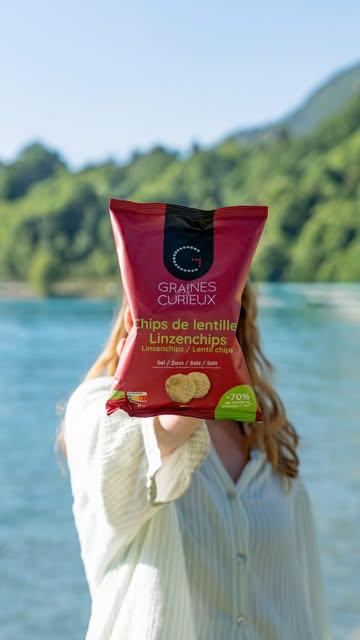 Rien de mieux 🌞

Un coin au soleil, les pieds dans l’herbe… et un paquet de nos chips de lentilles à partager (ou pas 😉).

Parfois, il ne faut pas grand-chose pour profiter de l’instant 🌿

🌱 Nos chips de lentilles bio sont disponibles sur notre site ou dans le magasin bio près de chez vous.
***
Niets beter 🌞

Een plekje in de zon, met je voeten in het gras… en een zakje van onze linzenchips om van te genieten (of lekker voor jezelf te houden 😉).

Soms heb je niet meer nodig om volop van het moment te genieten 🌿

🌱 Onze biologische linzenchips zijn verkrijgbaar op onze website of in de biowinkel bij jou in de buurt.

#healthyfood #chips #faitenbelgique #produitslocaux #summervibes
