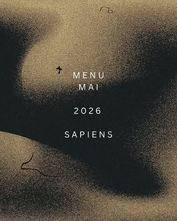 Sensus 

Menu de mai

Une expérience en huit temps, guidée par le vivant, les saisons et l’instant.

Un menu en mouvement, construit au fil des arrivages, des récoltes et des inspirations du moment.

⸻

Merveilles du potager 
Eau minérale légumière · Nuances de la Côte Nord 

Asperges vertes à la flamme 
Miso · Œufs d’escargot · Quintessence 

Florilège des merveilles fruitières et légumières 

Agneau de lait dans son environnement 
Foin 

Berkshire 
Noisettes et pin · Terre comestible 
Moelle 

Esquisse sucrée et salée 
Dessin maraîcher à lécher 

Moelle · Caviar · Crème fermière 

Fleur de mai 

⸻

Sensus
129€

#slowfood #finecuisine #foraging #farmtofork