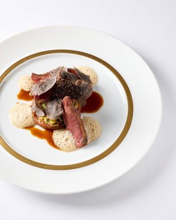 Jonge duif ‘Anjou’ . Morillles . Wintertruffel

Wij ontvangen u graag van dinsdag tot zaterdag voor lunch en diner. 

#est #finedining #gastronomisch #gaultmillau
#leuven #tablefever #michelingids #michelin