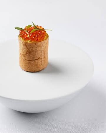 Een amuse om uw culinaire avond in te luiden.

#est #finedining #gastronomisch #gaultmillau #leuven #tablefever