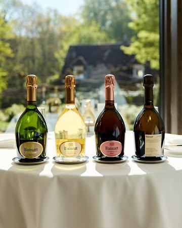 Nieuwe champagnes op de wijnkaart. Start uw culnaire ervaring met een fles bubbels. 
Vraag naar onze wijnkaart. 

#est #finedining #gastronomisch #gaultmillau #leuven #tablefever