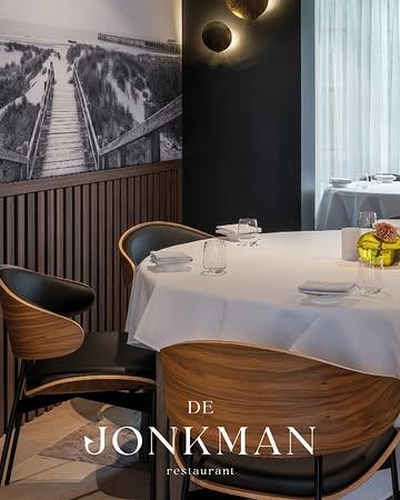 Aanstaande zondag 14 juni, Vaderdag!
Kom deze week nog om een cadeaubon om de culinaire papa's onder ons te verwennen. Of onmiddellijk en veilig online via onze website.

 
#filipclaeys #northseachefs #brugge #gastronomy #michelin #gaultmillaubelgium #vaderdag