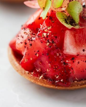 Tartellete . Aardbei

#seizoensfruit #filipclaeys #bioboerderij #vlam @goestinginflanders