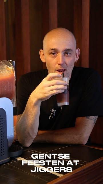 🫦🫦🫦
SLUSHYYYY take away 

🍅🍅🍅
BLOODY MARY take away 

☕️☕️☕️
ESPRESSO MAITAI take away

En much more!! 
Or just stay at the bar 🪁

GENTSE FIESTE💃🏻
July 17th- 26th 
Every day except Sunday

#gentsefeesten2026 #jiggersghent #cocktailbar #cocktailsghent #visitgent