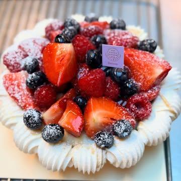 #summer #bbq #pavlova #chefschoice #dessert